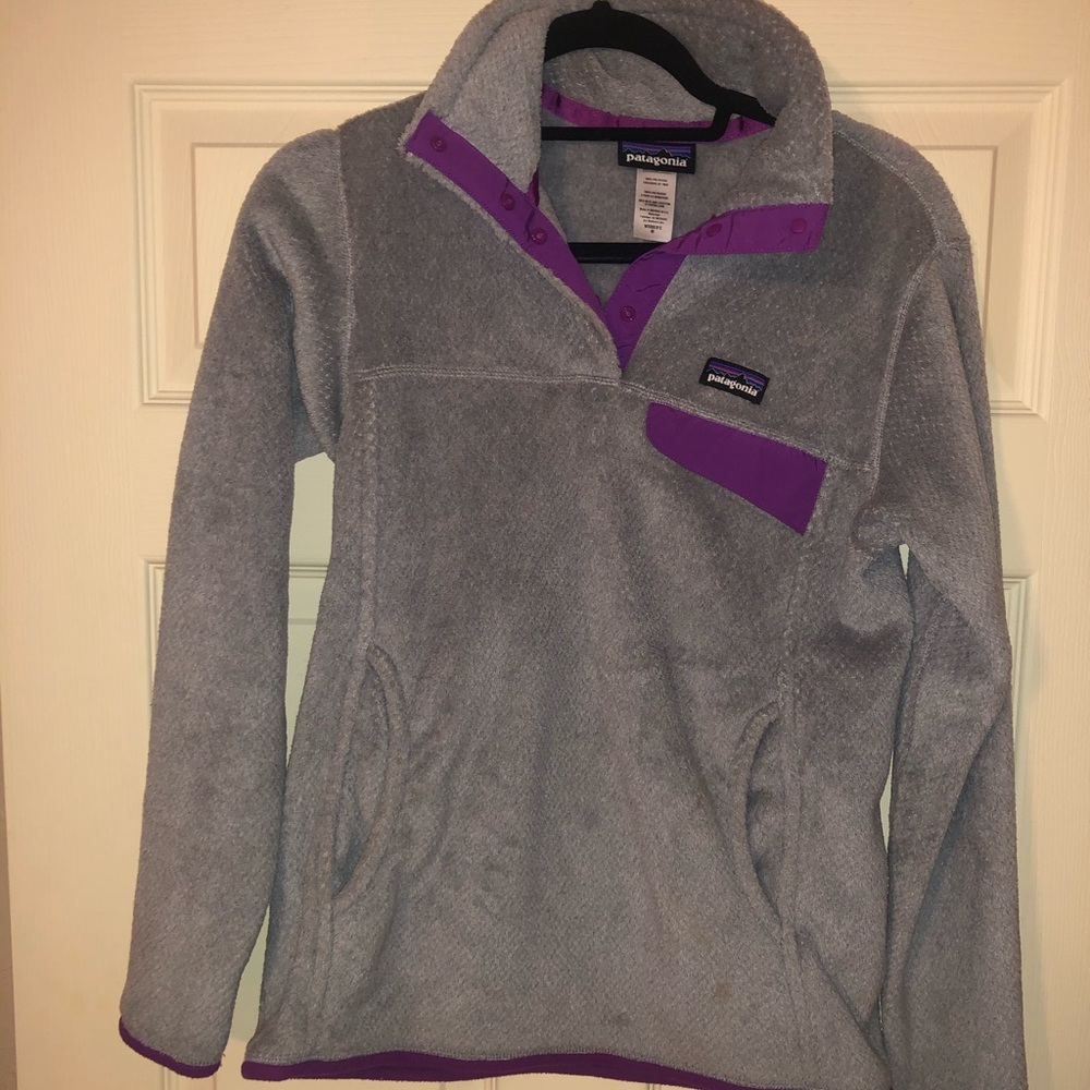 Patagonia grey fleece pullover with purple details
